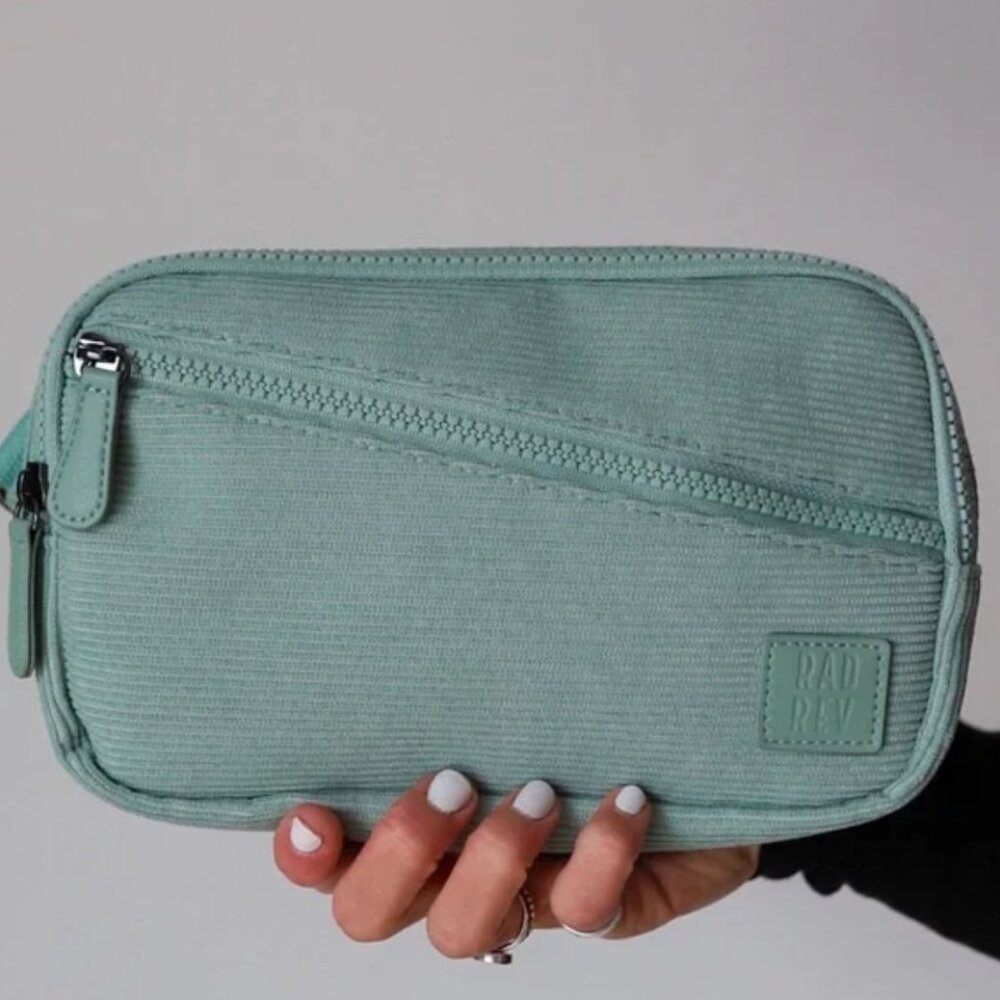 💚💚 Rad Rev the 1 Sling Wallet in Mint Corduroy SOLD OUT 💚💚
